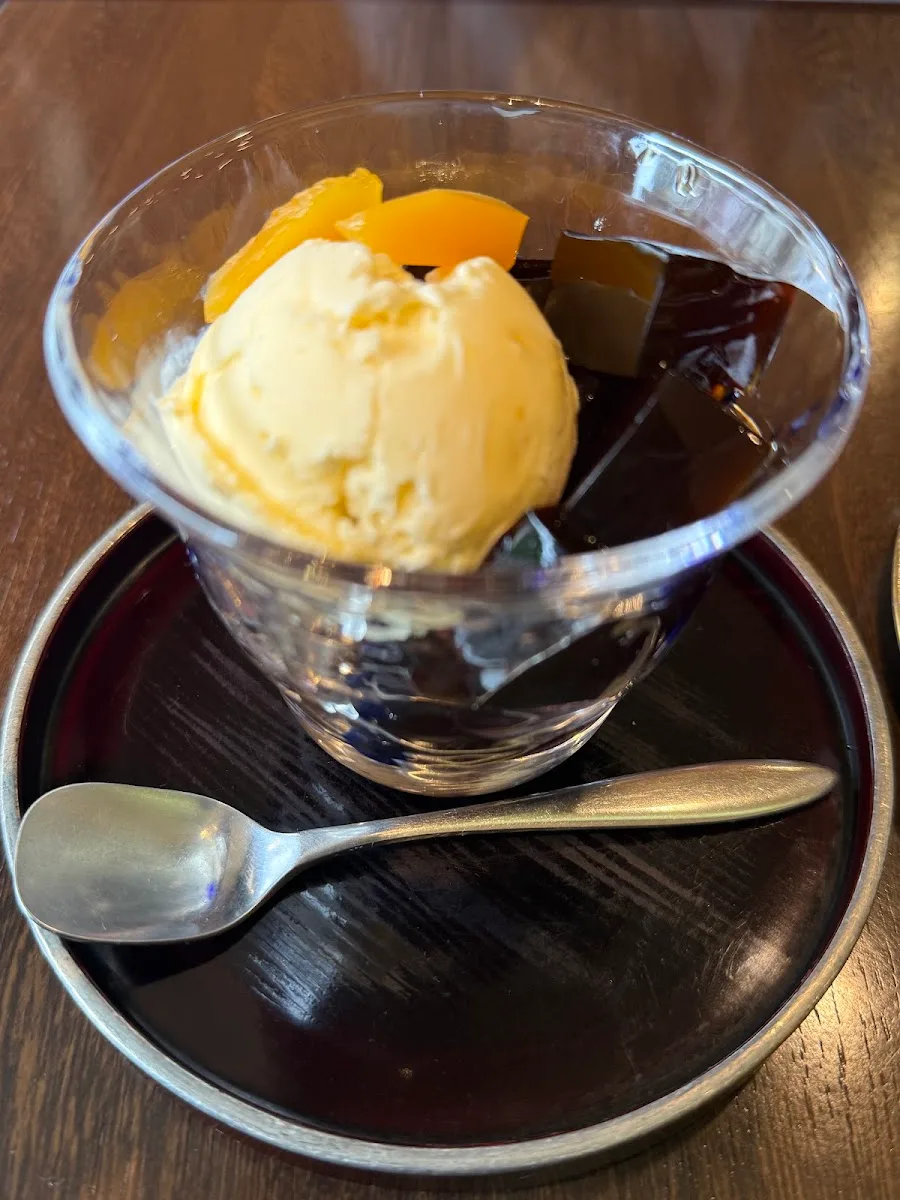 coffee & BAR chi-zu · 8